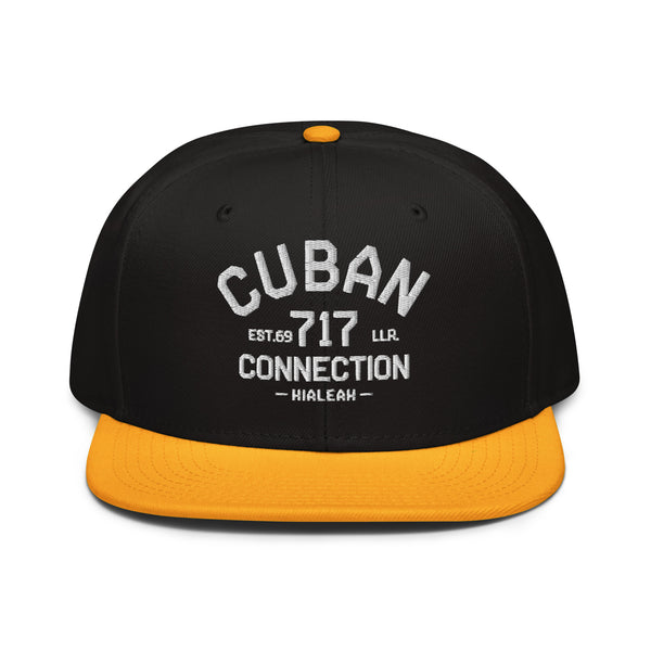 Clásico White Embroidered Logo Snapback Hat