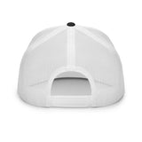 Clásico White Embroidered Logo Trucker Cap