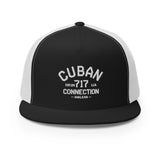 Clásico White Embroidered Logo Trucker Cap