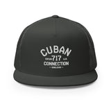 Clásico White Embroidered Logo Trucker Cap