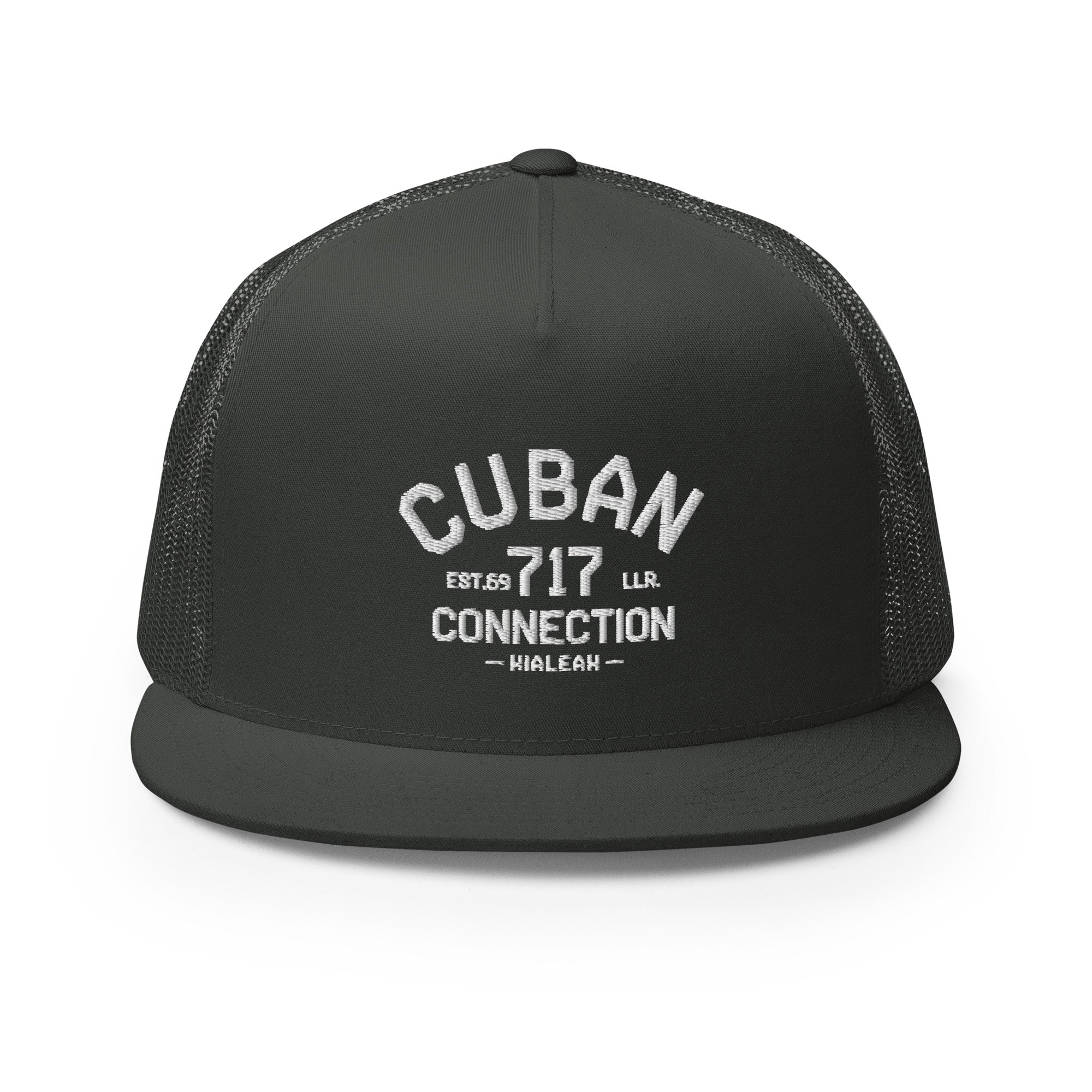 Clásico White Embroidered Logo Trucker Cap