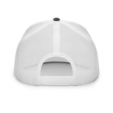 Clásico White Embroidered Logo Trucker Cap