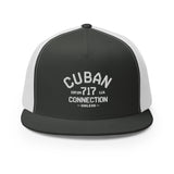 Clásico White Embroidered Logo Trucker Cap