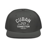 Clásico White Embroidered Logo Snapback Hat